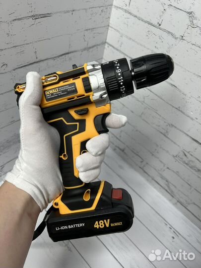 Дрель-шуруповерт шуруповерт деволт dewalt