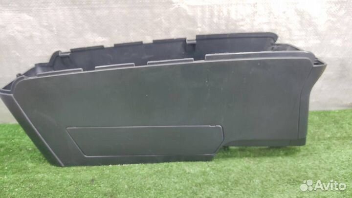 Консоль центральная (без подлокотника) Lexus RX40