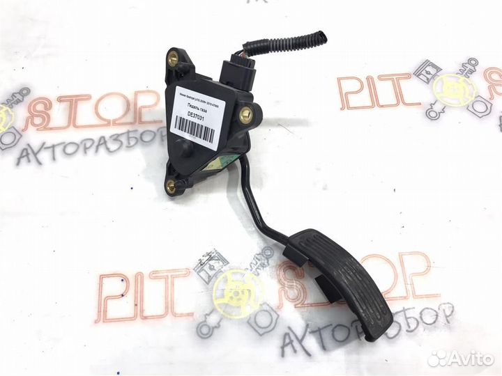 Педаль газа Nissan Qashqai (J10) 2006 - 2010