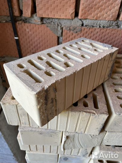 Кирпичи белые, облицовочные