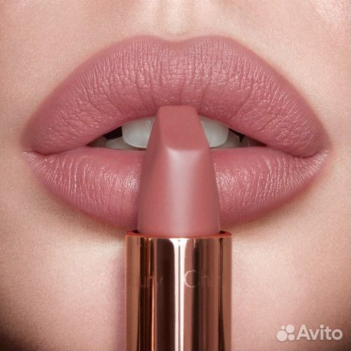 В наличии набор для губ Charlotte Tilbury