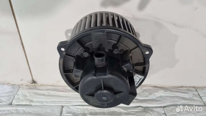 Новый оригинал моторчик печки Киа спектра
