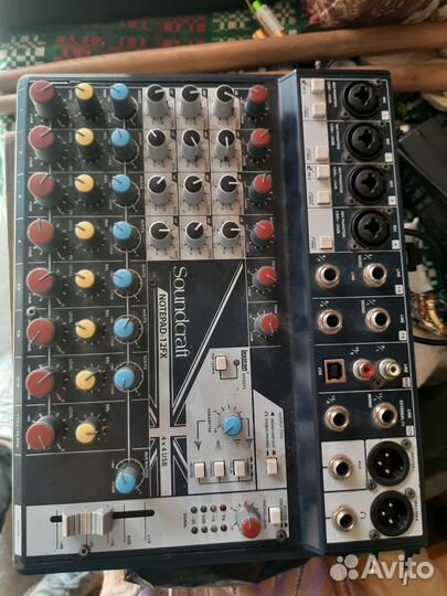 Цифровой микшерный пульт soundkraft