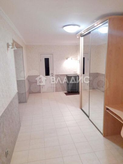 2-к. квартира, 71,6 м², 1/6 эт.