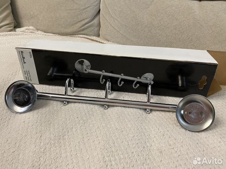 Полотенцедержатель трубчатый на 3 крючка