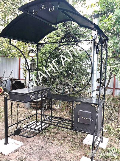 Мангал с крышей