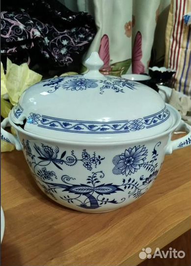 Супница чехословакия. Узор синий лук