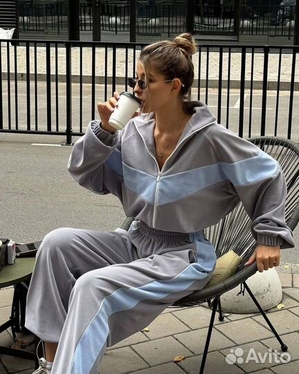 Костюм женский