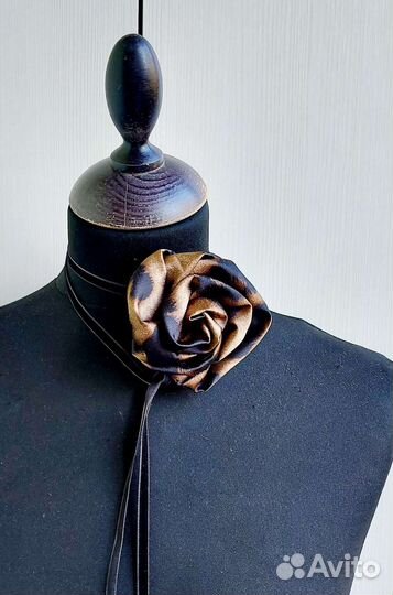 Цветок на шею, чокер цветок, брошь цветок