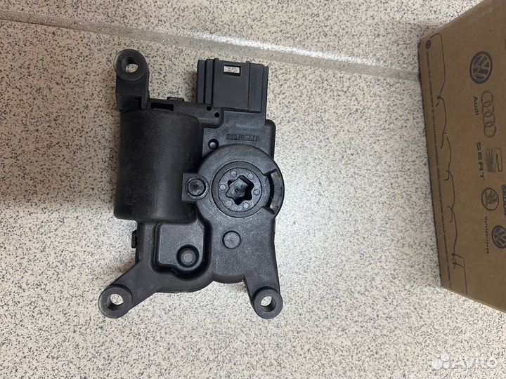 Сервопривод заслонки печки 5Q0907511a