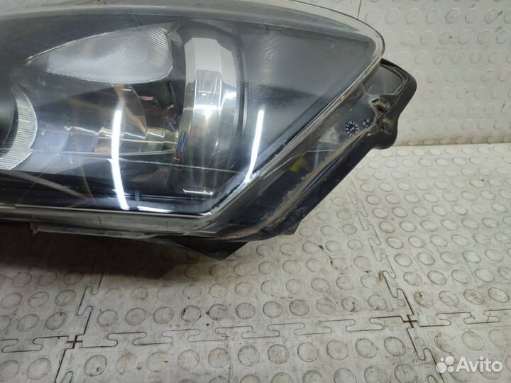 Фара левая Volkswagen Polo MK5 2011