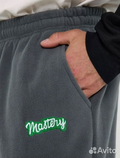 Утеплённые спортивные штаны