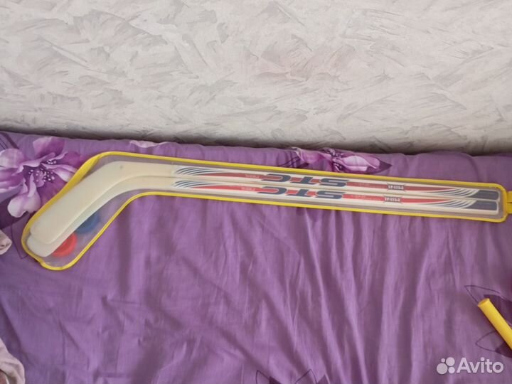 Детские клюшки с шайбами