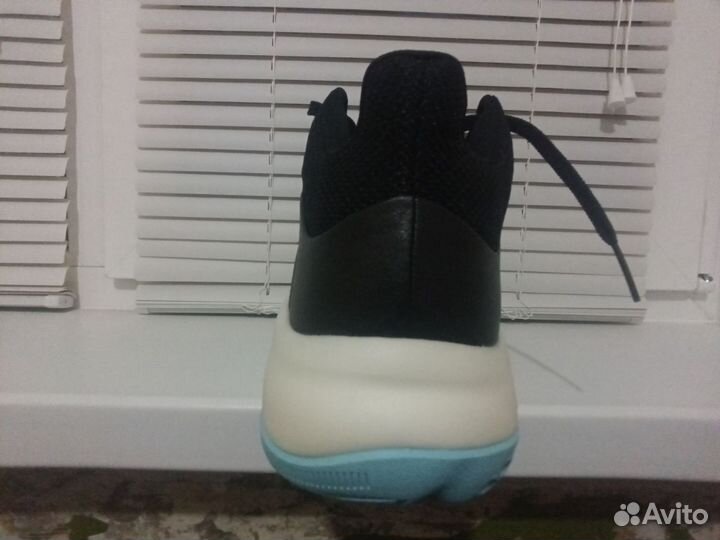 Баскетбольные кроссовки Li-Ning Sonic TD