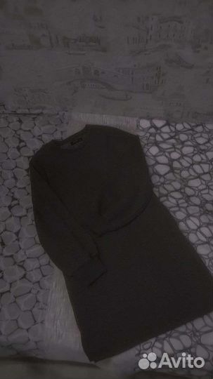 Продаю женское утеплённое платье Reserved