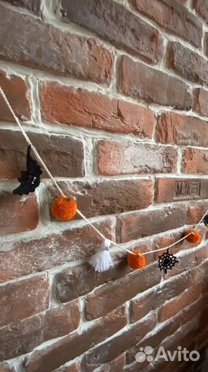 Гирлянда из помпонов для декора Новый год