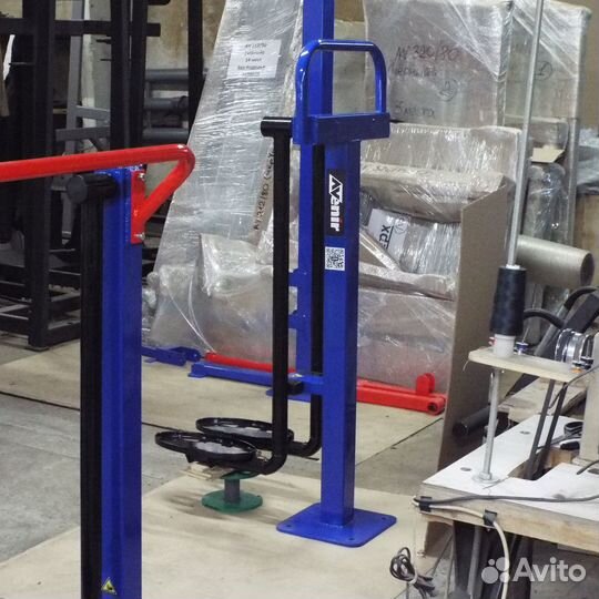 Уличный тренажер разведение ног AVU028