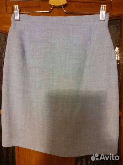 Костюм женский с юбкой 42 размер