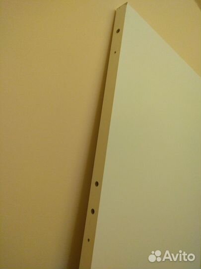 Дверь лёгкая, белая