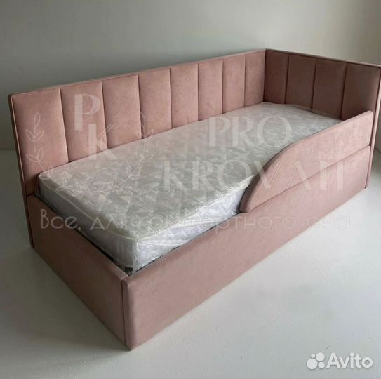 Детская кровать с мягкими бортиками