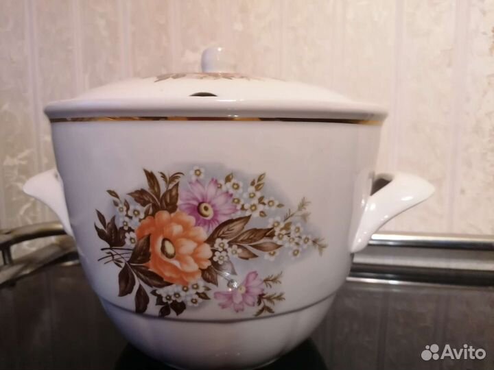 Тарелки СССР, утятница, сахарницы,супница, блюдо