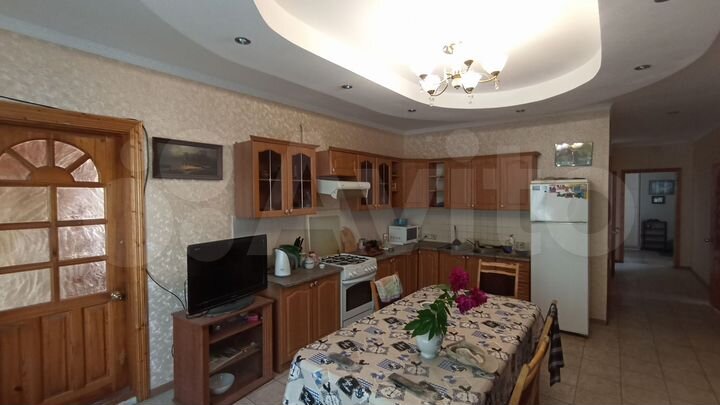 Дом 268 м² на участке 15 сот.