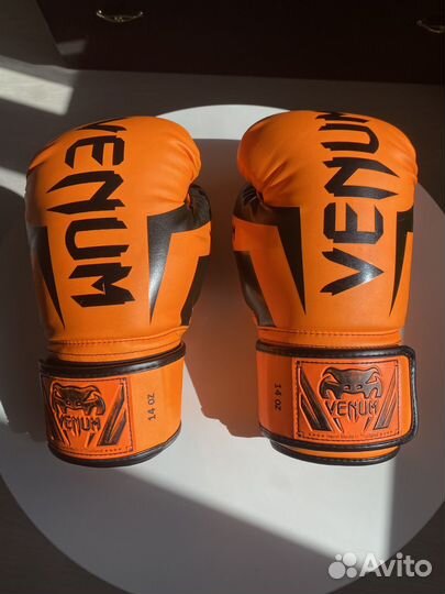 Боксерские перчатки Venum 14 OZ оригинал