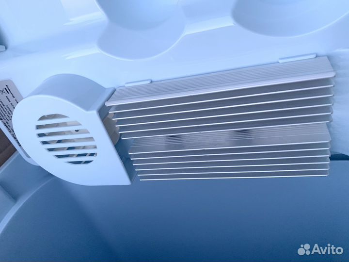 Автохолодильник Ezetil E16 12V