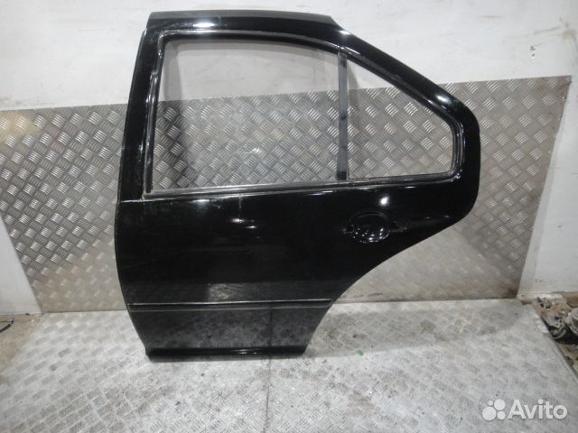 Дверь Bora (98-05) /Jetta 4 (98-05) седан зад L б\у (арт. 1J5833055F)