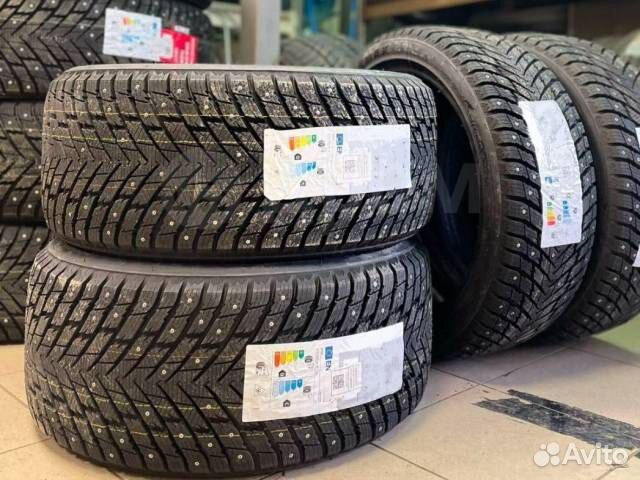 Zmax Winternova Stud II 275/45 R21 110T