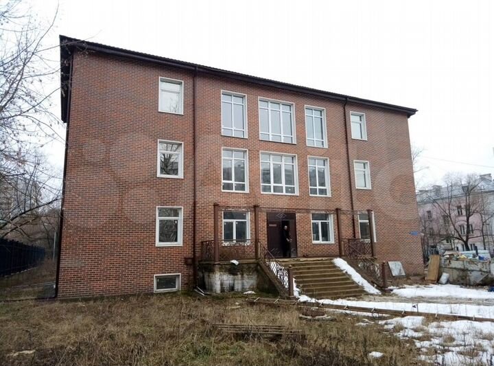 Здание, Офис, Производсво 1800 м²