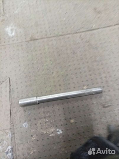 Ось переднего колеса на Honda Cbr 600f4i 2001-2006