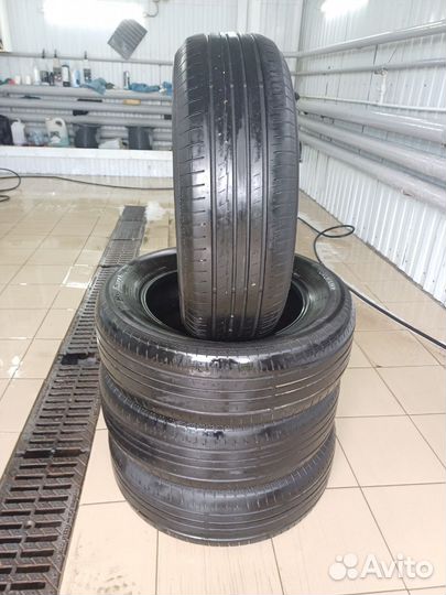 Yokohama BlueEarth RV02 215/65 R17