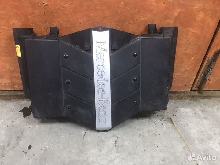 Корпус воздушного фильтра mercedes m113