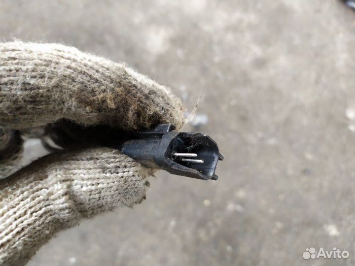 Датчик abs задний правый Mitsubishi Lancer CX 2012