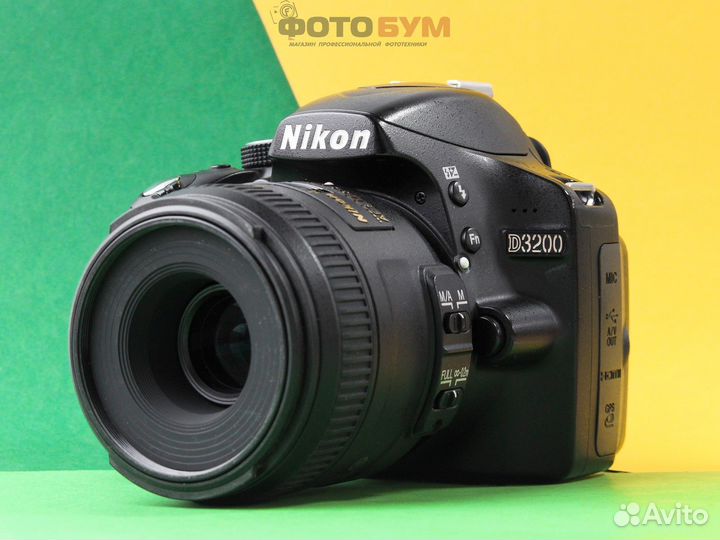 Nikon D3200 body + Nikon AF-S 40mm f2.8G Micro DX