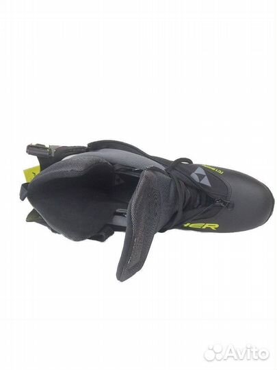 Лыжные ботинки р-44 Fischer RC1Skate новые