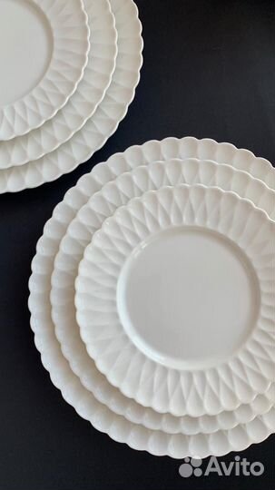 Тарелка фарфоровая обеденная белая 27 см