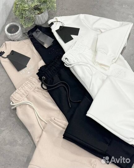 Спортивный костюм guess