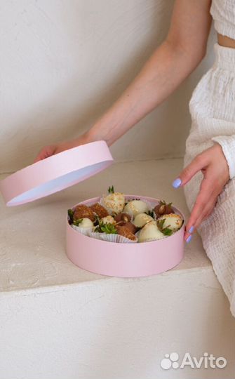 Боксы из клубники в шоколаде