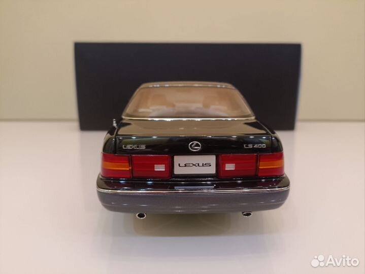 Lexus LS 400 (89-97г) Черный-Серый 1:18