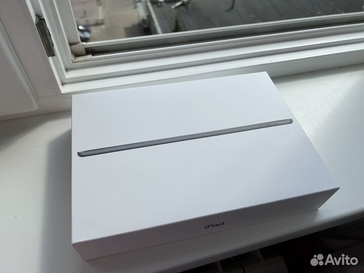 Коробка от iPad (9th Generation) Wi-Fi