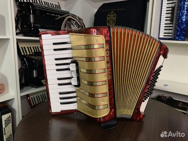 Аккордеон Hohner Student V