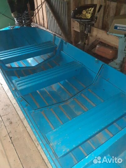 Лодка с мотором