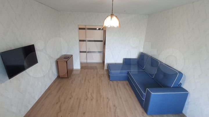 2-к. квартира, 50 м², 4/10 эт.