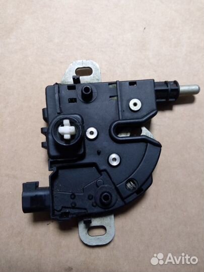 Новый оригинальный замок капота Ford Focus