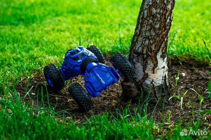 Машинка-перевертыш на радиоуправлении