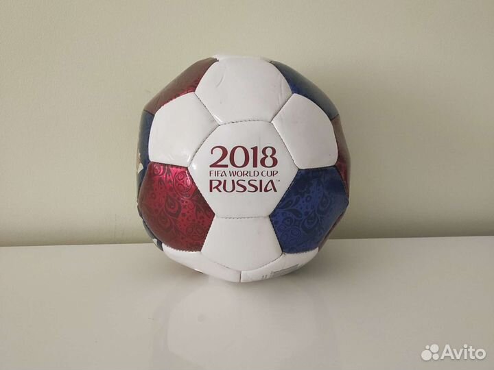 Футбольный мяч чм 2018