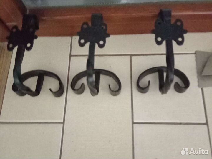 Крючки вешалки