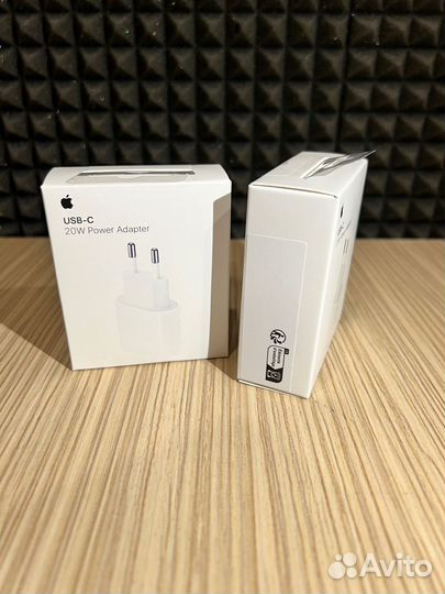 Оригинальный блок питания на iPhone 20w